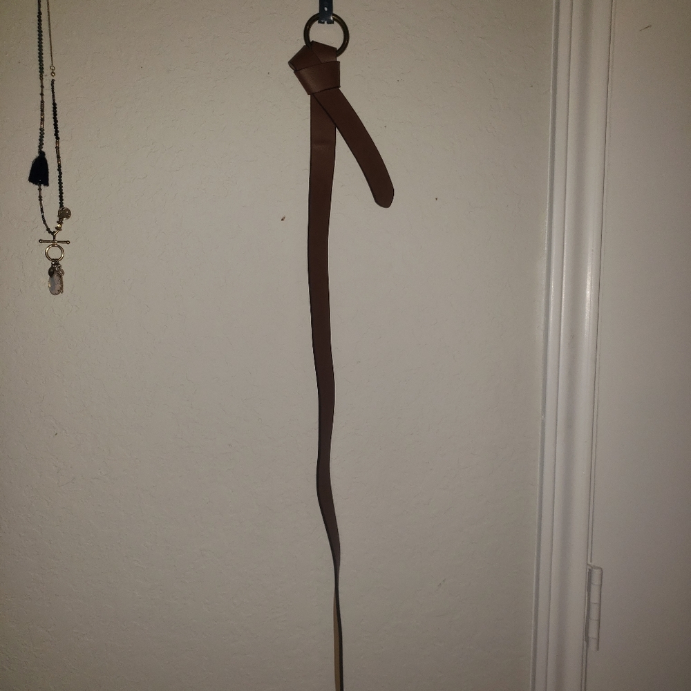 Selling two belts brand new together - Picture 4 of 6